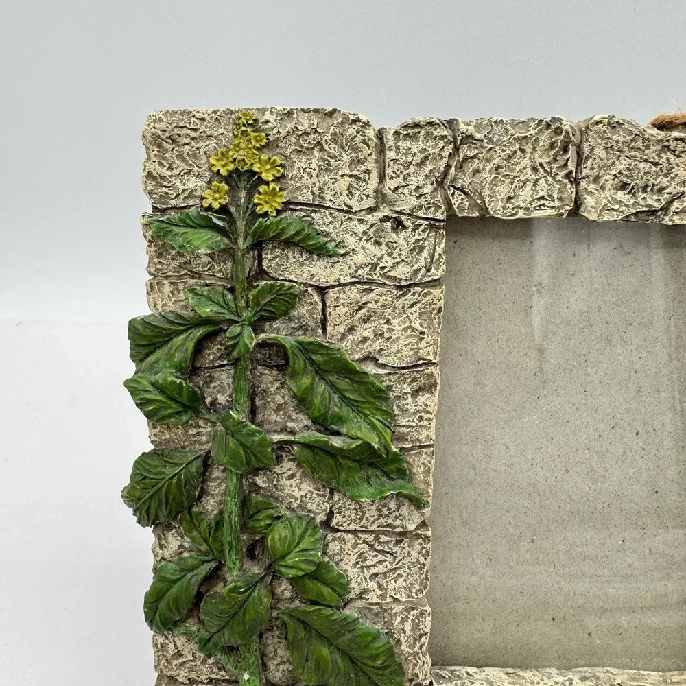 Vintage Basil 3D Picture Frame 4x6 Textured Resin Botanical CBK Ltd 1999‎